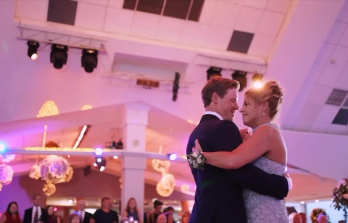 What Makes the Best First Dance Wedding Songs Work